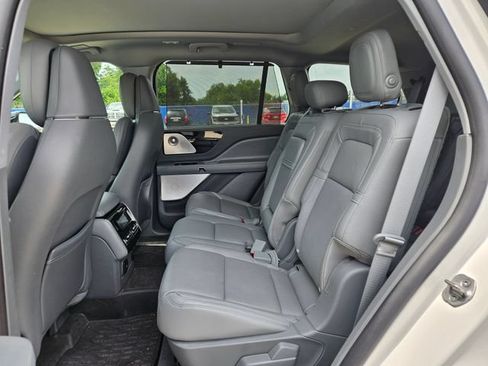 Used 2020 Lincoln Aviator Reserve w/ Equipment Group 201A RWD image 6