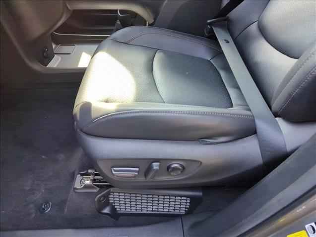 Used 2026 Toyota Sienna Platinum AWD/4WD image 14