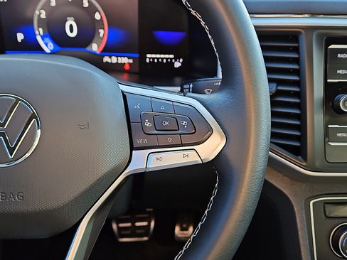 Certified 2023 Volkswagen Atlas Cross Sport SE image 18