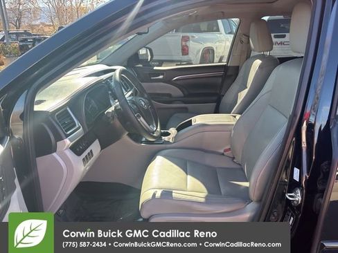 Used 2015 Toyota Highlander Limited w/ Driver Technology Package image 10