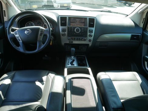 Used 2015 Nissan Armada SV RWD image 10
