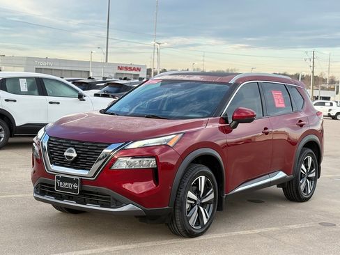 Certified 2023 Nissan Rogue SL w/ SL Premium Package image 3
