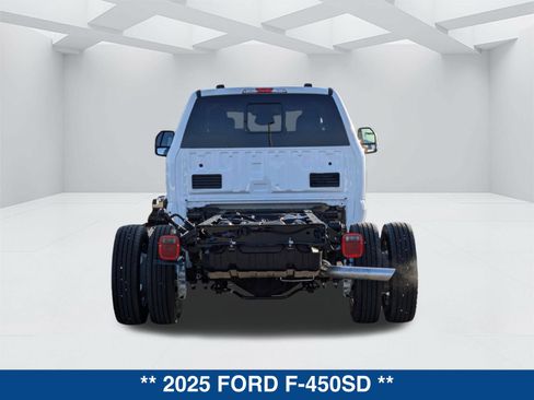 New 2025 Ford F450 XL w/ XL Chrome Package RWD image 6