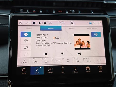 Used 2022 Jeep Grand Cherokee Limited AWD/4WD image 19
