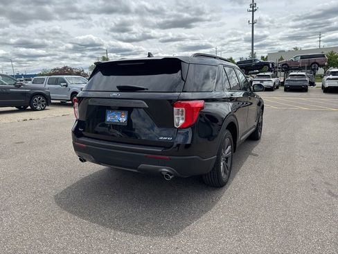 Used 2024 Ford Explorer XLT w/ Equipment Group 202A AWD/4WD image 5