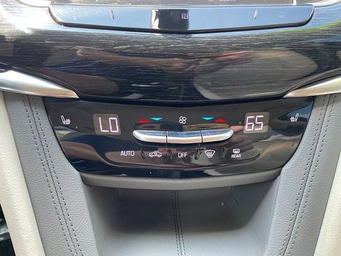 Used 2020 Cadillac XT6 Premium Luxury image 27