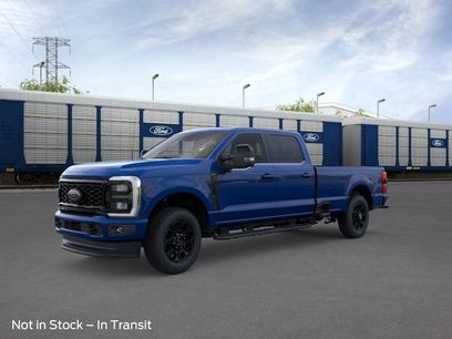 New 2026 Ford F350 Lariat w/ Black Appearance Package
