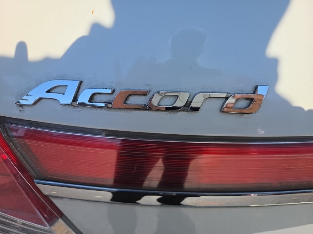 Used 2011 Honda Accord EX-L image 5
