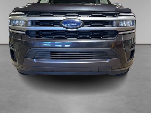 Used 2024 Ford Expedition Max XLT image 13