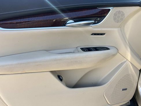 Used 2017 Cadillac XT5 Luxury w/ Driver Awareness Package FWD image 28