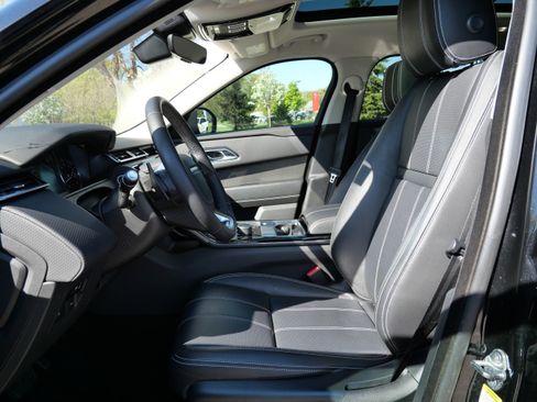 Used 2019 Land Rover Range Rover Velar S AWD/4WD image 13