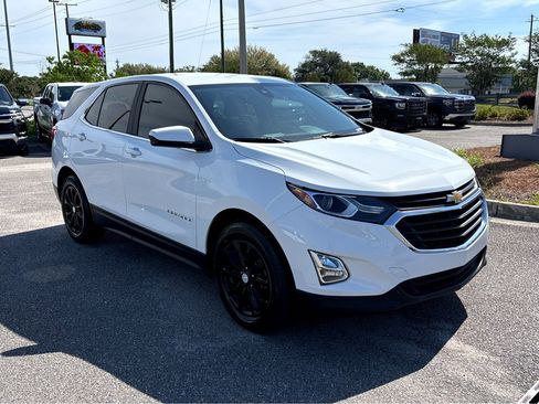 Used 2021 Chevrolet Equinox LT FWD image 1