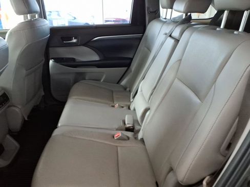 Used 2019 Toyota Highlander Limited image 13