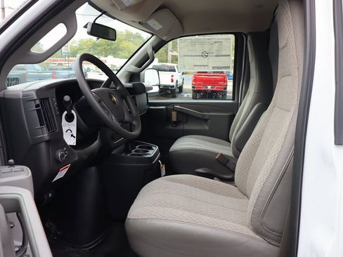 New 2025 Chevrolet Express 3500 w/ Power Convenience Package image 4