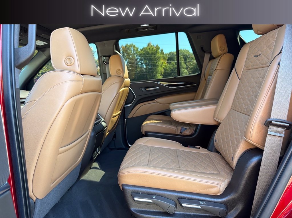 Used 2022 Cadillac Escalade Premium Luxury w/ Performance Package AWD/4WD image 8