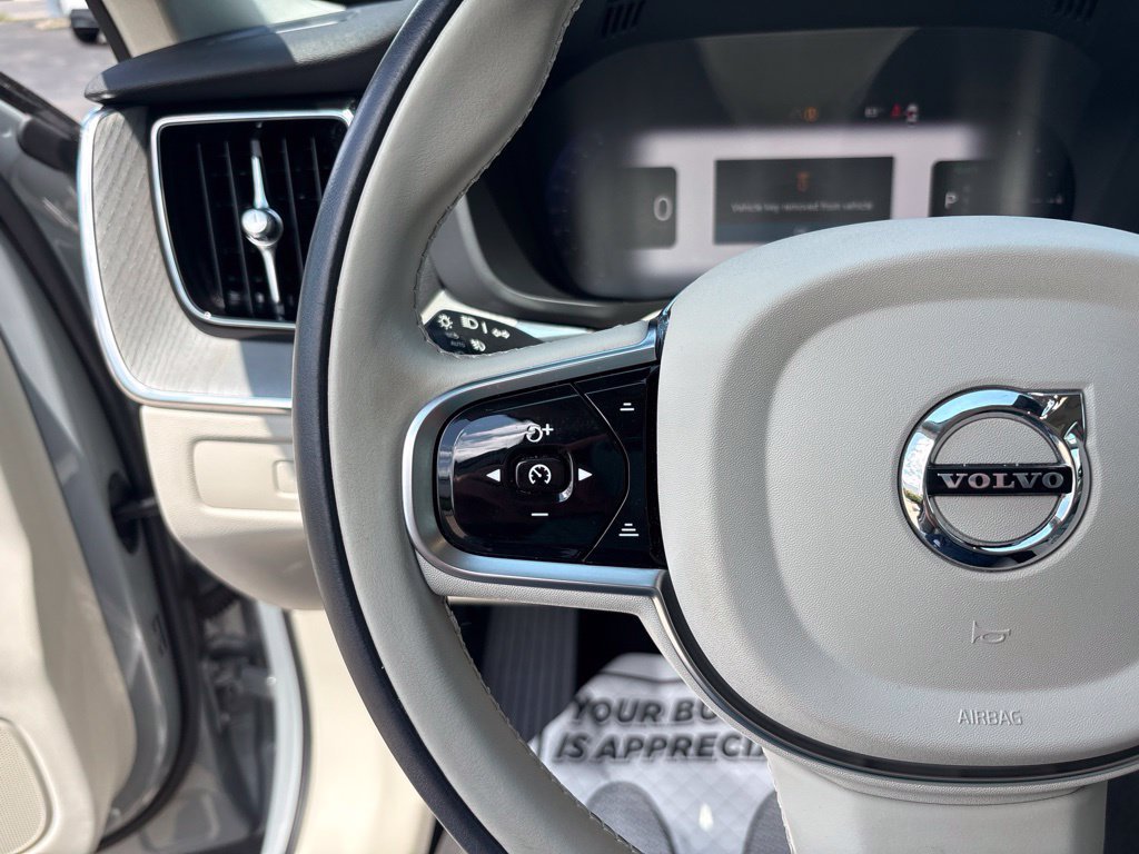 Certified 2025 Volvo XC60 T8 Plus w/ Protection Package Premier AWD/4WD image 19
