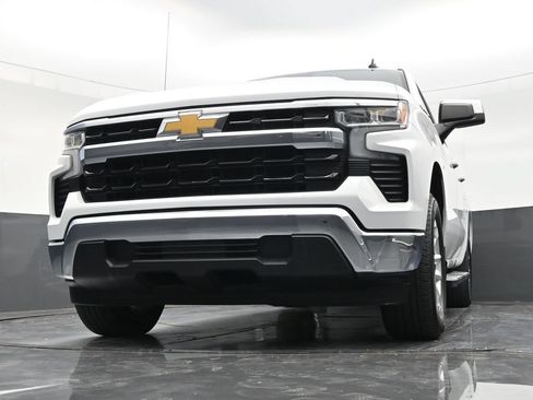Used 2024 Chevrolet Silverado 1500 LT RWD image 24