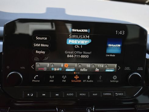 Used 2023 Nissan Pathfinder SL AWD/4WD image 28