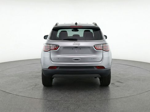 Used 2025 Jeep Compass Limited image 7