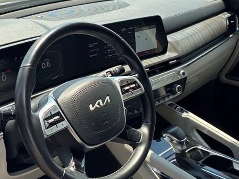 Used 2023 Kia Telluride EX w/ EX Captain's Chair Package FWD image 11