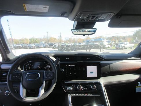 New 2026 GMC Sierra 3500 Denali w/ Denali Reserve Package image 17