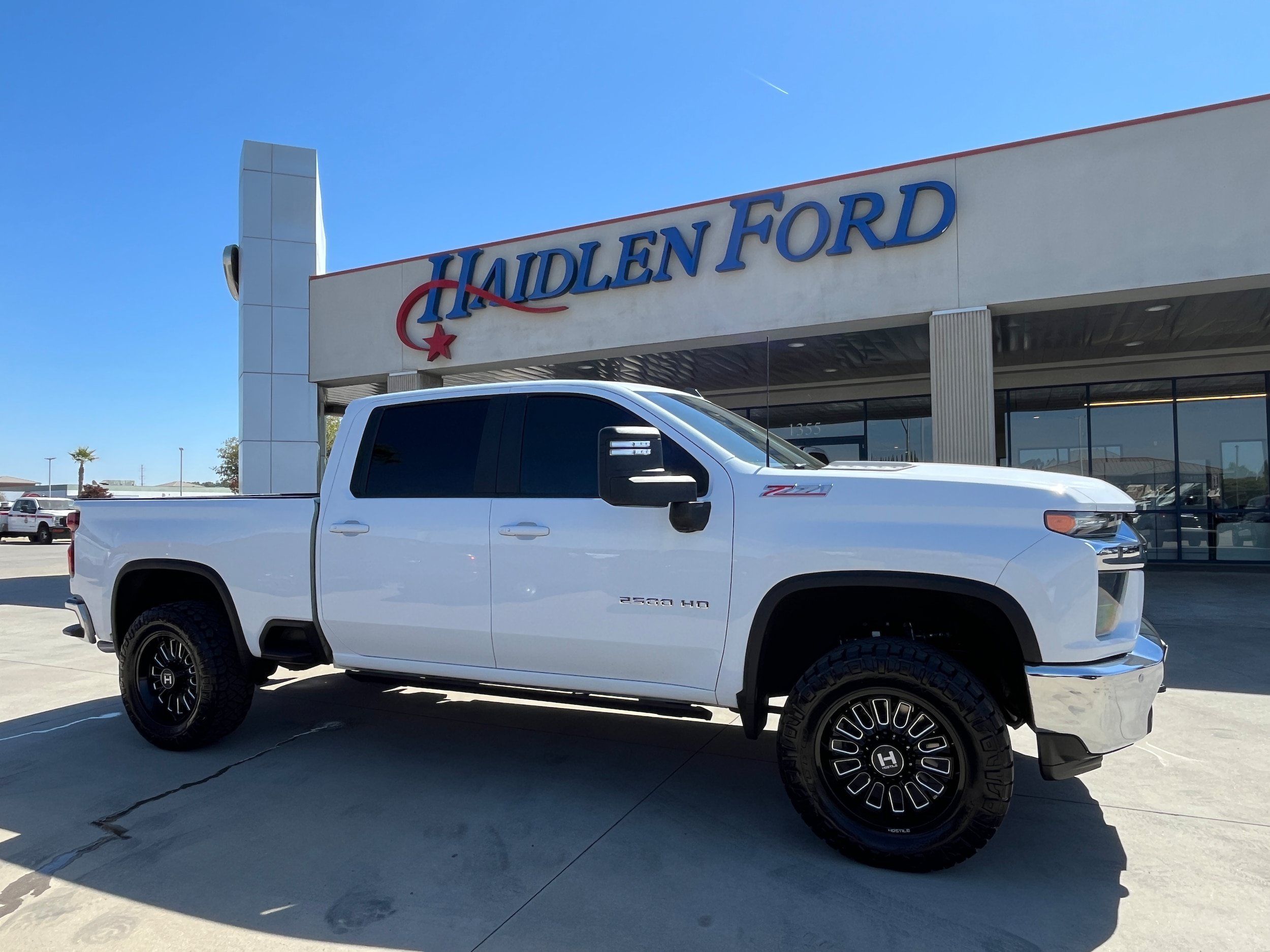 Used 2020 Chevrolet Silverado 2500 LT w/ All Star Edition AWD/4WD image 1