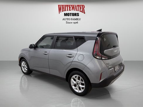 Used 2023 Kia Soul LX w/ Option Group 015 FWD image 2