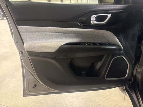 Used 2023 Jeep Compass Sport image 13