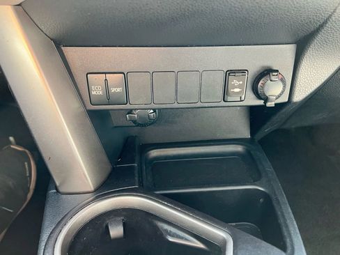 Used 2018 Toyota RAV4 XLE image 18