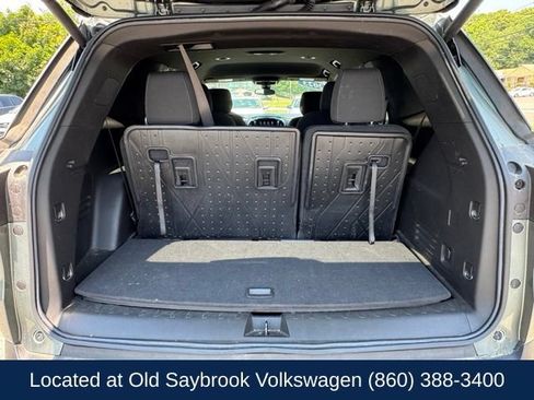 Used 2023 Chevrolet Traverse LT w/ Midnight/Sport Edition AWD/4WD image 19