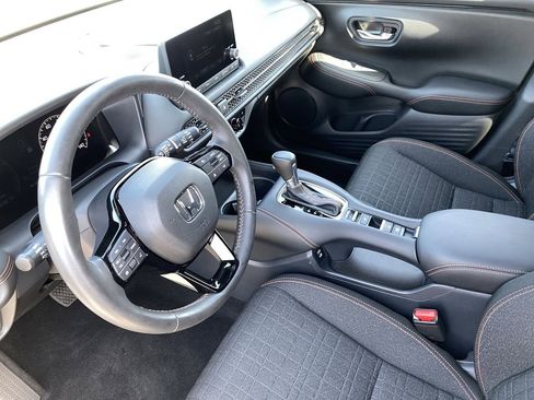 Used 2025 Honda HR-V Sport image 30