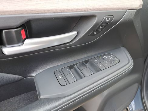 Certified 2024 Toyota Grand Highlander Platinum image 16