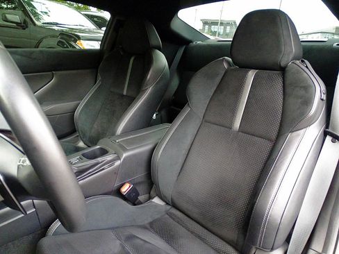 Used 2025 Toyota GR86 Premium w/ ALL Weather Mat Package (TMS) RWD image 20