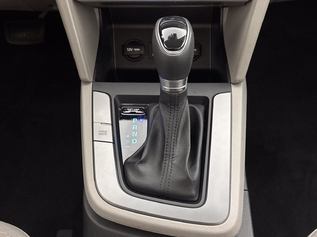 Used 2020 Hyundai Elantra SEL FWD image 19