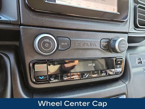 Used 2025 RAM ProMaster 2500 w/ Convenience Group FWD image 18