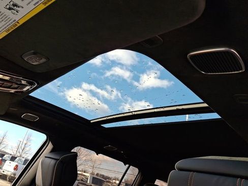 Used 2022 Jeep Grand Wagoneer Series III image 20