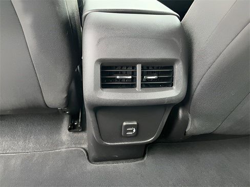 Certified 2024 Chevrolet Equinox LS image 29