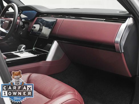 Used 2025 Land Rover Range Rover SE image 21