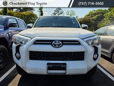 Used 2020 Toyota 4Runner SR5 Premium w/ Moonroof Package AWD/4WD image 2