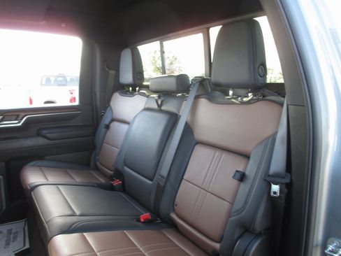 Certified 2025 Chevrolet Silverado 3500 High Country w/ Technology Package image 23