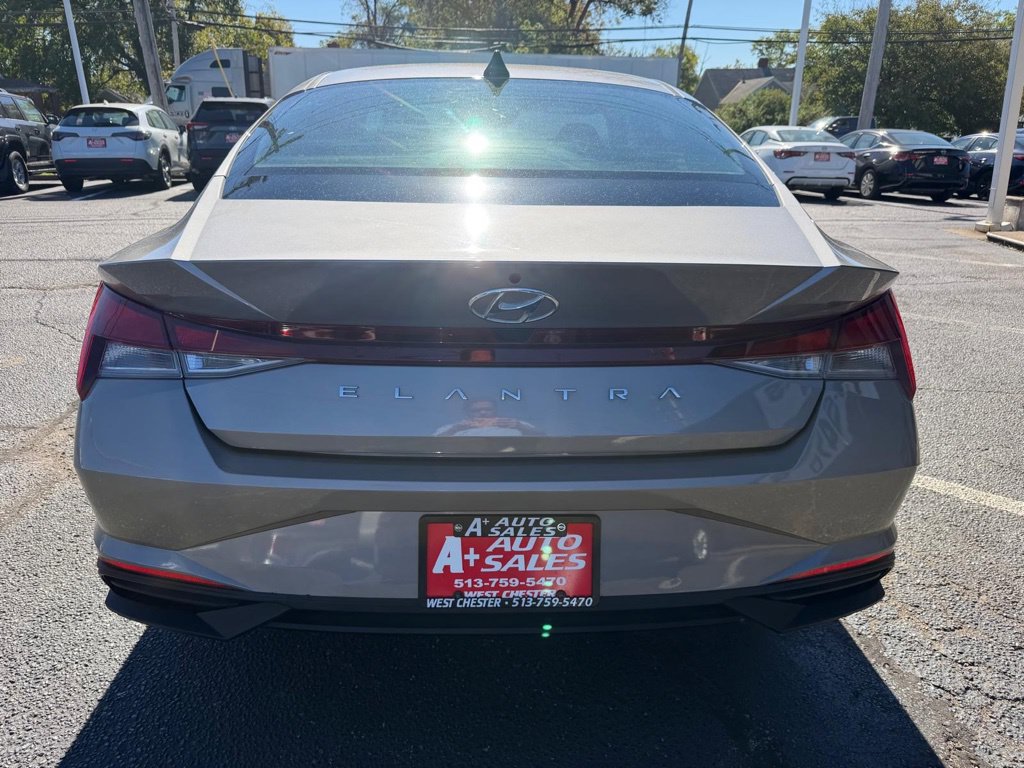 Used 2023 Hyundai Elantra SEL FWD image 7