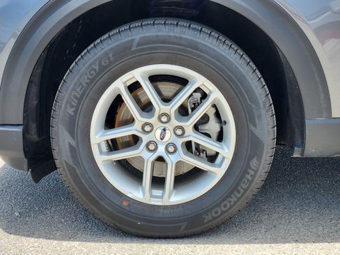 New 2026 Ford Explorer Active w/ Active Comfort Package RWD image 8