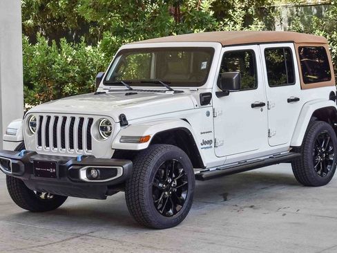 Used 2022 Jeep Wrangler Unlimited Sahara w/ Safety Group image 3