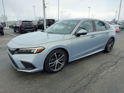 Used 2022 Honda Civic Touring image 4