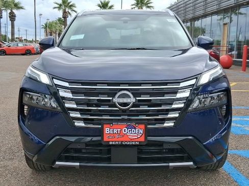 New 2026 Nissan Rogue Platinum AWD/4WD image 2