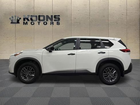 Used 2023 Nissan Rogue S AWD/4WD image 8