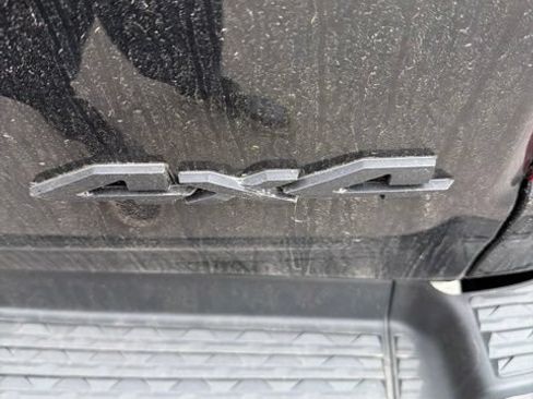 Used 2022 RAM 1500 Big Horn w/ Night Edition AWD/4WD image 5