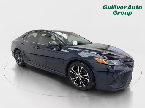 Used 2018 Toyota Camry SE image 12