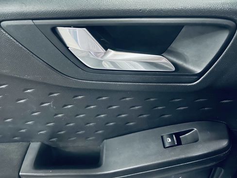 Used 2020 Ford Escape SE FWD image 36