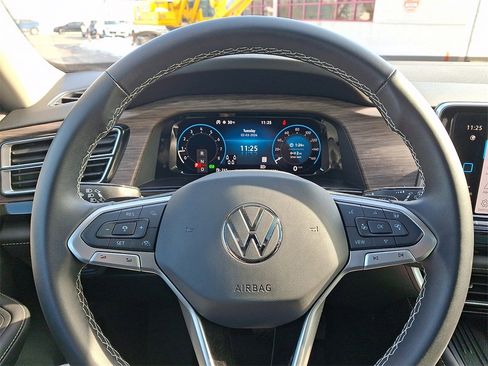 Certified 2025 Volkswagen Atlas SEL image 19
